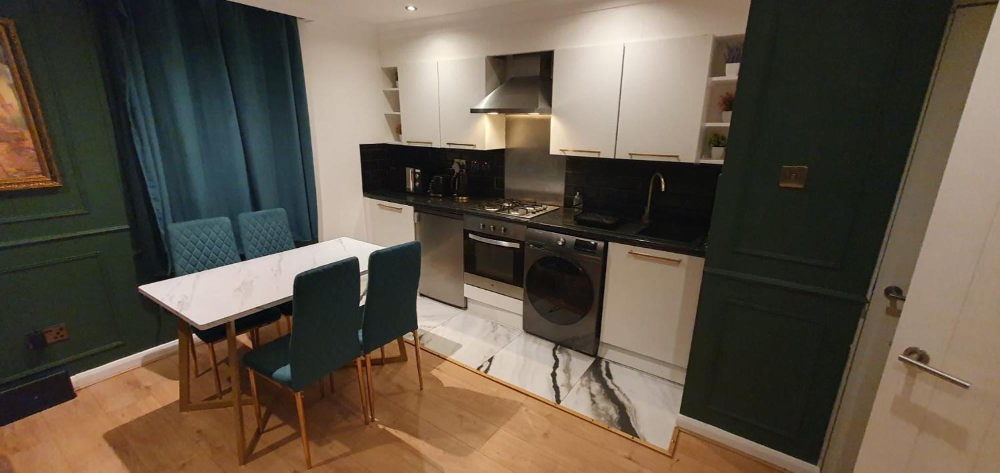 Luxurious Flat 19Min From London, 7Min To Station Apartment Harrow Exterior photo